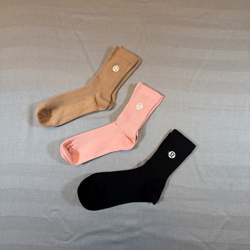 Lululemon Daily Stride Ribbed Crew Socks 3 Pair Bundle Black Pink Tan Logo TM6 - Picture 2 of 3